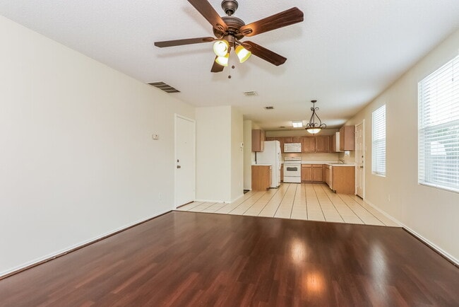 1113 Scarlet Sage Pkwy in Burleson, TX - Building Photo - Building Photo