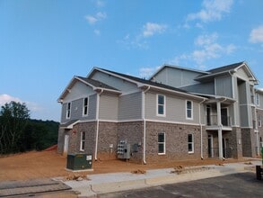 Peaks of Dahlonega in Dahlonega, GA - Foto de edificio - Building Photo