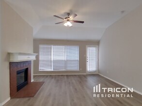 6733 Bear Hollow Ct in Watauga, TX - Foto de edificio - Building Photo
