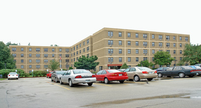 Coliseum Senior Residence in Nashua, NH - Building Photo - Building Photo