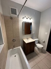 2733 N Francisco Ave in Chicago, IL - Foto de edificio - Building Photo