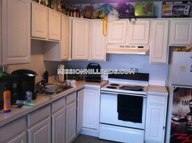 226 Parker Hill Ave, Unit 9 in Boston, MA - Building Photo