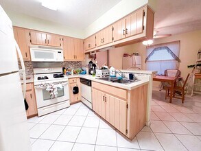 1110 Rita Ln in Niceville, FL - Foto de edificio - Building Photo