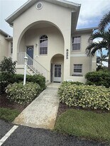 8335 Glen Rose Way in Sarasota, FL - Building Photo