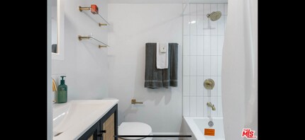 823 Glendale Blvd in Los Angeles, CA - Building Photo - Building Photo