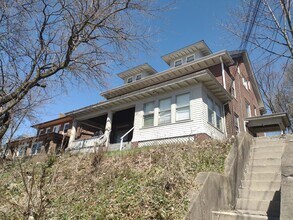 256 Mabrick Ave in Pittsburgh, PA - Building Photo - Building Photo