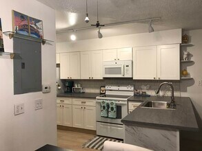982 S Dearborn Way-Unit -3 in Aurora, CO - Building Photo - Building Photo