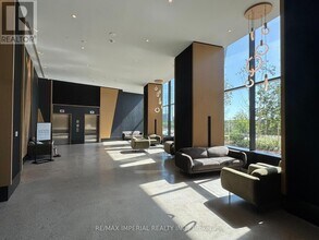 2920-2920 Hwy 7 in Vaughan, ON - Building Photo - Building Photo