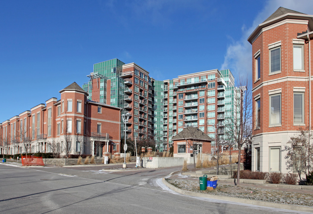 Thornhill Towers in Markham, ON - Building Photo