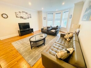 1248 Beacon St, Unit 7 in Brookline, MA - Building Photo - Building Photo