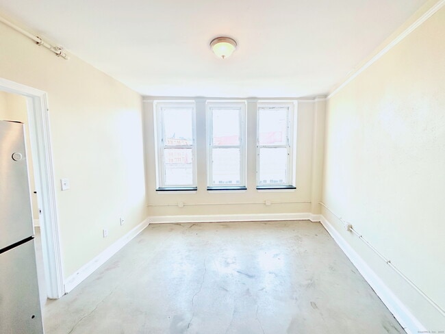 77 Bank St in Waterbury, CT - Building Photo - Building Photo