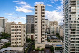 Waikiki Skytower in Honolulu, HI - Building Photo - Building Photo