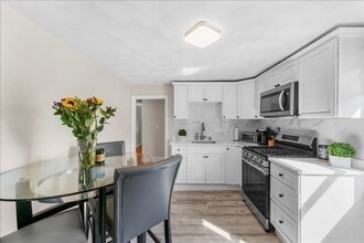 49 Massasoit Ave in Hull, MA - Building Photo - Building Photo