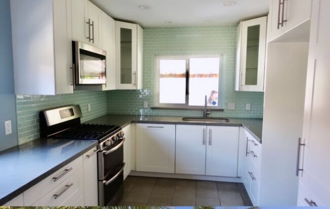 5203 E Falls View Dr in San Diego, CA - Building Photo - Building Photo