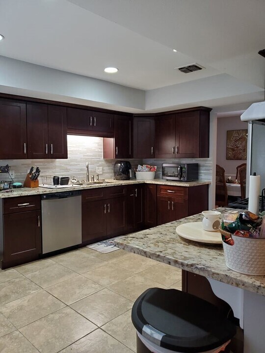 5210 Honey Cir in Houston, TX - Building Photo