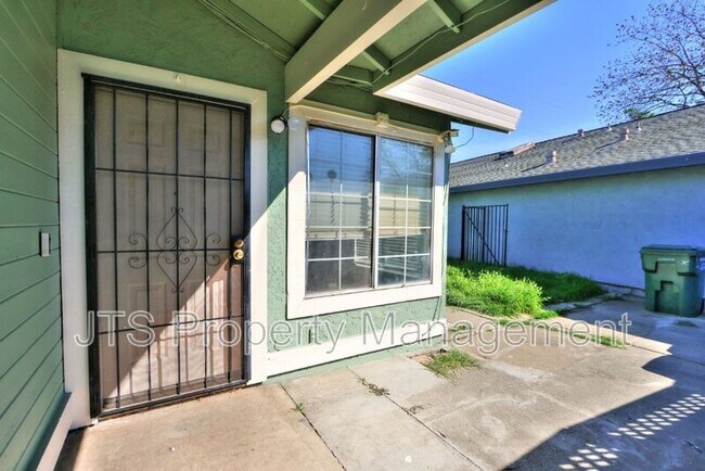 7733 Temwoods Way in Sacramento, CA - Building Photo - Building Photo