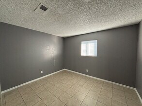1521 Cobb Ln in Las Vegas, NV - Building Photo - Building Photo
