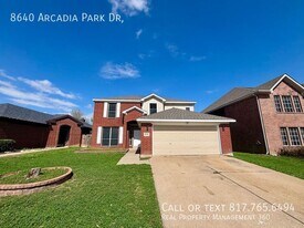 8640 Arcadia Park Dr in Fort Worth, TX - Building Photo