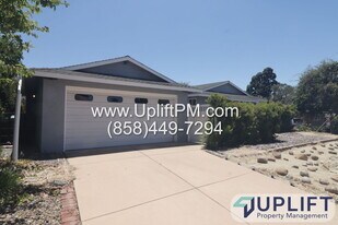 1635 Yost Dr in San Diego, CA - Building Photo