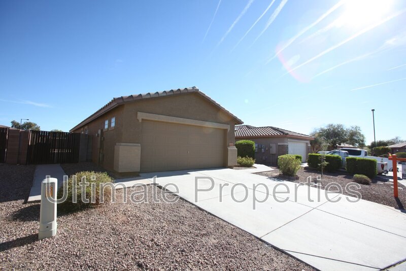 25004 W Dove Gap in Buckeye, AZ - Building Photo