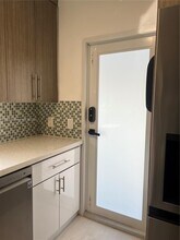 820 SW 11th St in Miami, FL - Building Photo - Building Photo