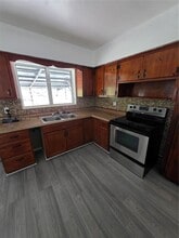 1 Esplanade Dr in Miami Springs, FL - Building Photo - Building Photo