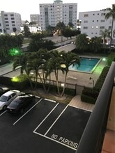250 181 Dr in Sunny Isles Beach, FL - Building Photo - Building Photo