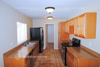 5216 W Laurie Ln in Glendale, AZ - Building Photo - Building Photo