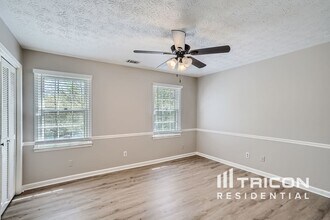 3321 Manchester Dr SW in Lilburn, GA - Building Photo - Building Photo