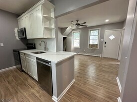 31 Union St in Dover, NJ - Building Photo