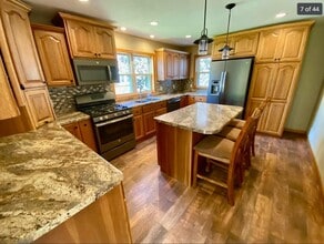 1359 Oakes St in Marinette, WI - Building Photo - Building Photo