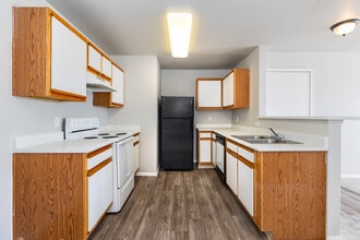 Spring Hollow in Brighton, CO - Foto de edificio - Interior Photo