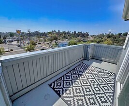 5420 Connecticut Ave in La Mesa, CA - Foto de edificio - Building Photo