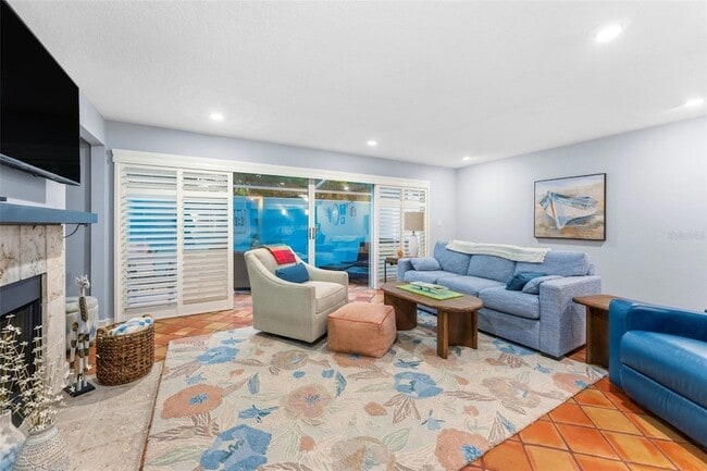 2979 W Knights Ave in Tampa, FL - Building Photo - Building Photo