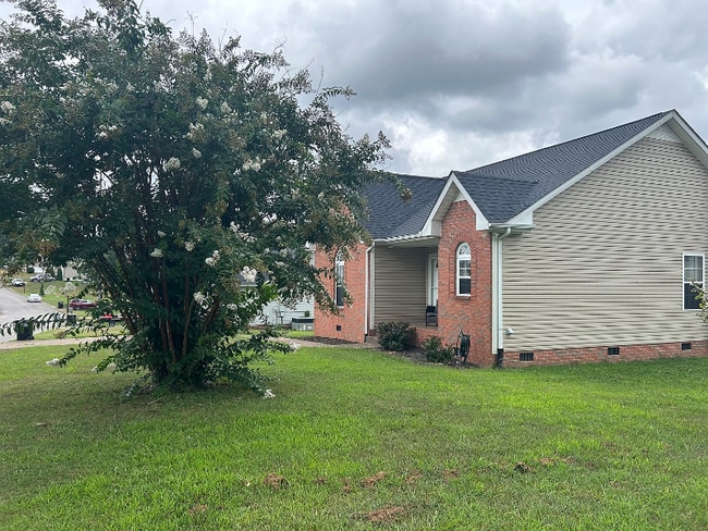 property at 1030 Woodland Dr