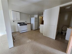 130 E Elisha St in Waterloo, NY - Foto de edificio - Building Photo