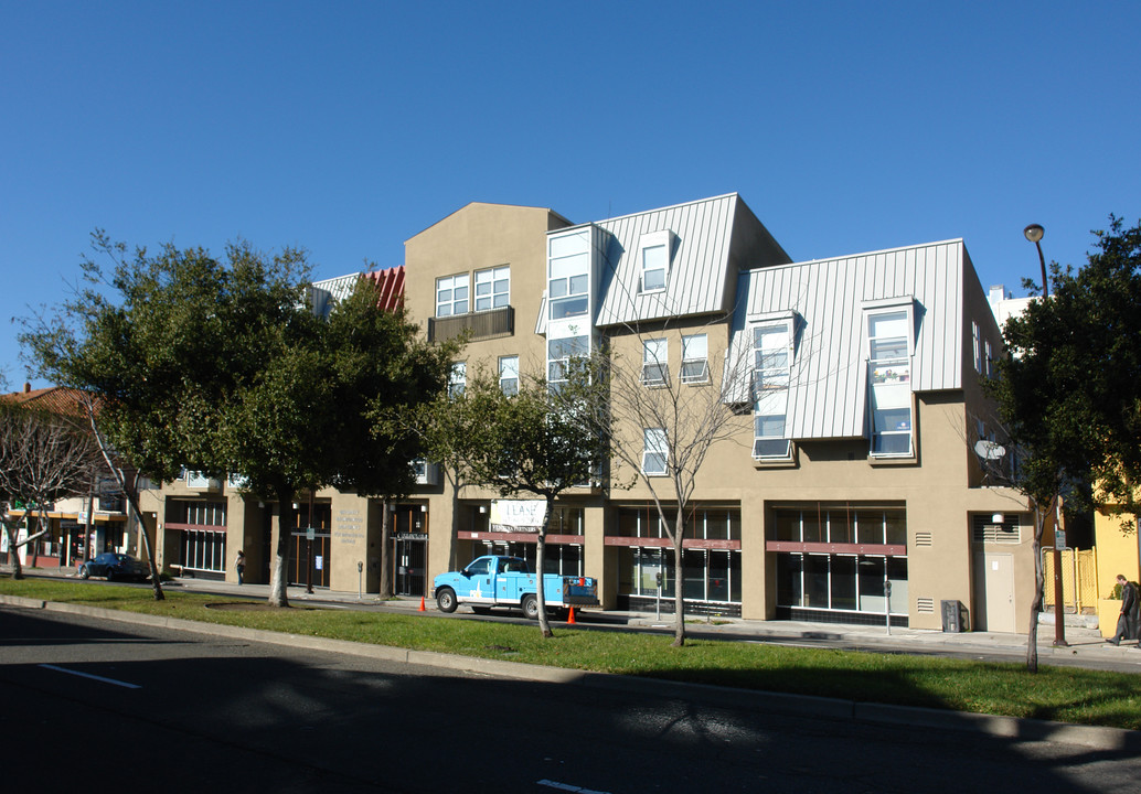 University Neighborhood Apartments in Berkeley, CA - Building Photo