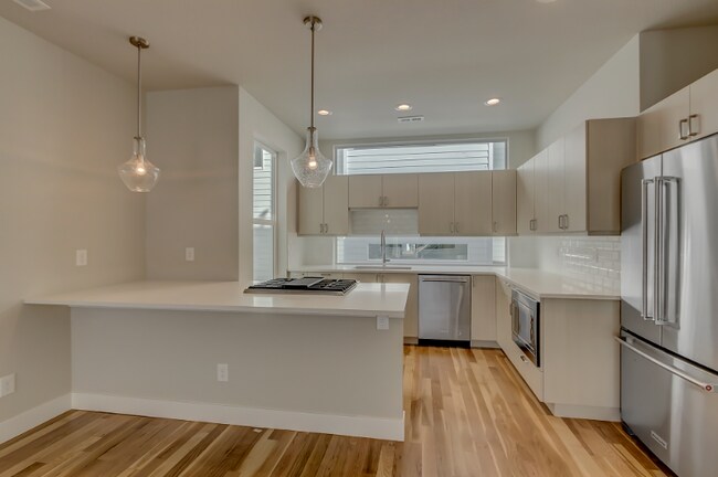 1908 Hooker St in Denver, CO - Foto de edificio - Building Photo