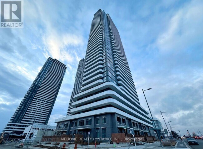 8 Interchange Wy in Vaughan, ON - Building Photo - Building Photo