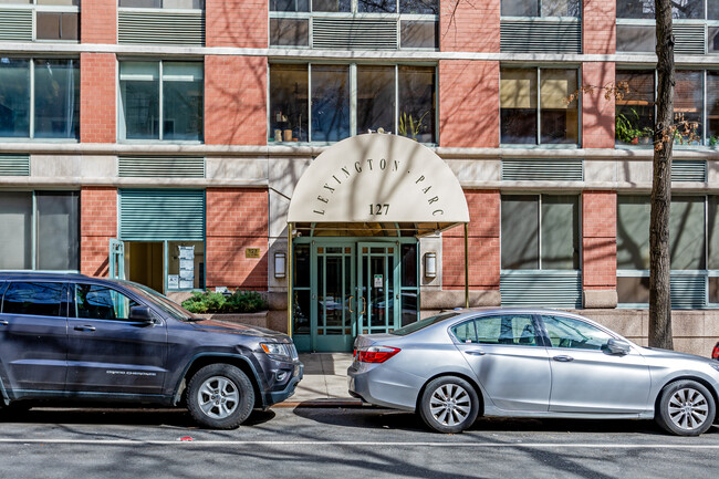 Lexington Parc in New York, NY - Building Photo - Building Photo