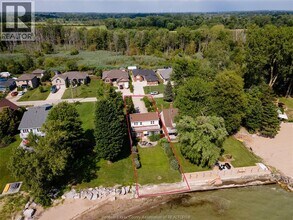 127 Lakewood Dr in Amherstburg, ON - Building Photo - Building Photo
