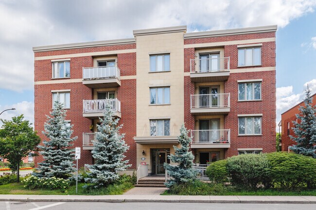 995 Saint-Germain Rue in St. Laurent, QC - Building Photo - Building Photo
