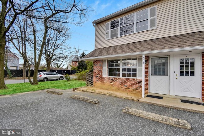 property at 602 Country Ln