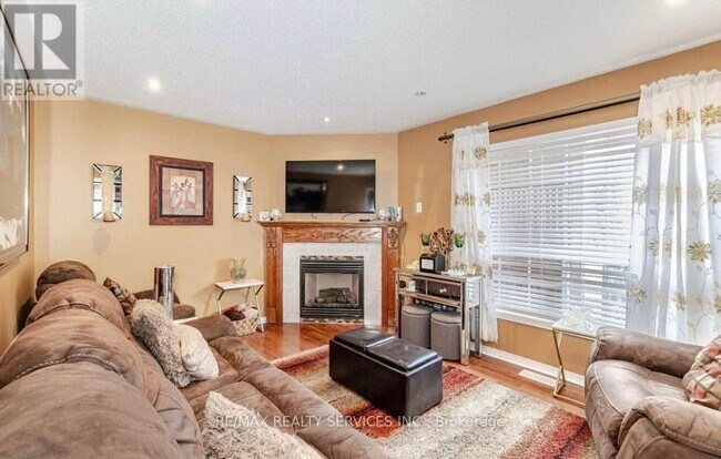 31 Quailvalley Dr in Brampton, ON - Building Photo - Building Photo