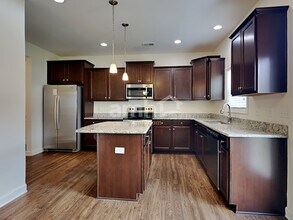 531 Lateleaf Dr in Moncks Corner, SC - Foto de edificio - Building Photo