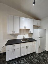 1916 Coolidge St in Hollywood, FL - Building Photo