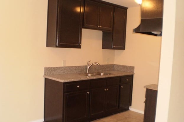 7823 S Normandie Ave, Unit 7823 in Los Angeles, CA - Building Photo - Building Photo