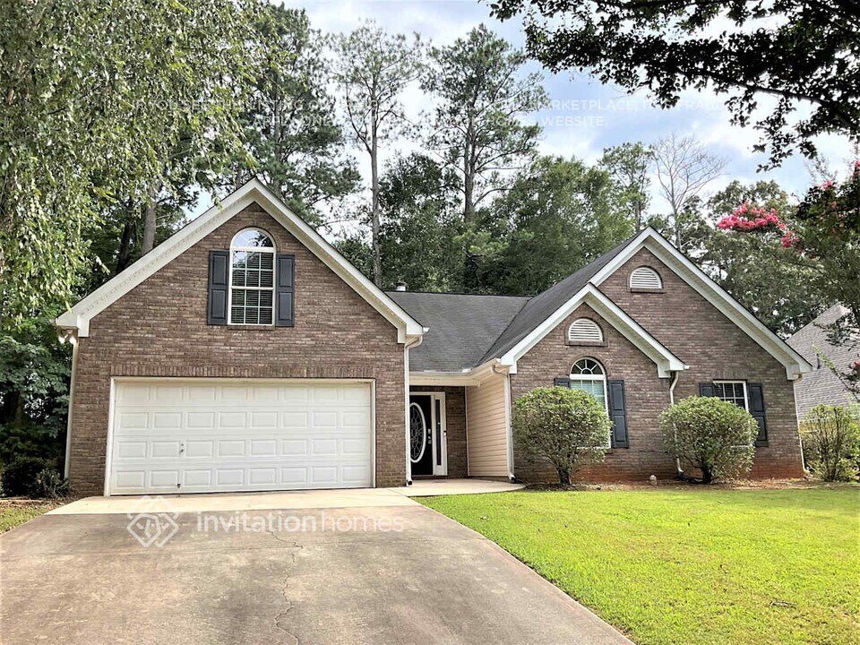 303 Peachtree Cir in Hampton, GA - Building Photo