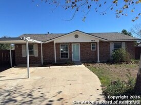 8816 Oakbrook St in San Antonio, TX - Building Photo