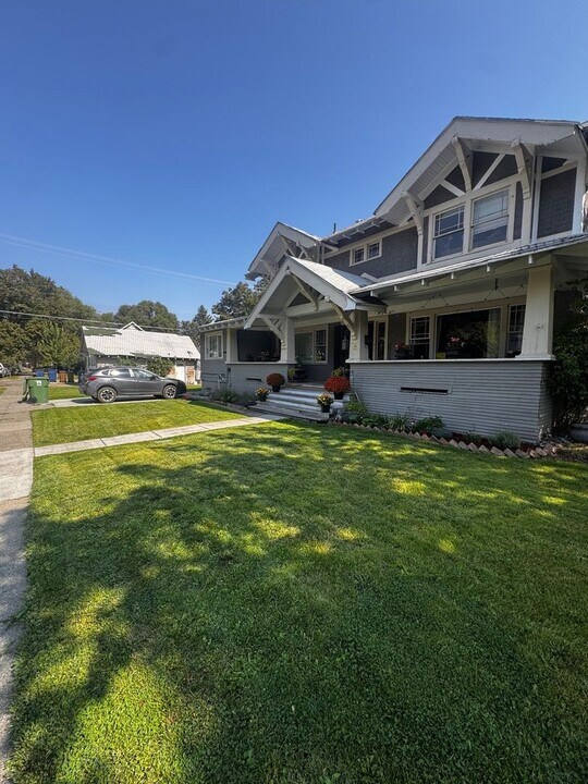 3004 N Lincoln St in Spokane, WA - Building Photo